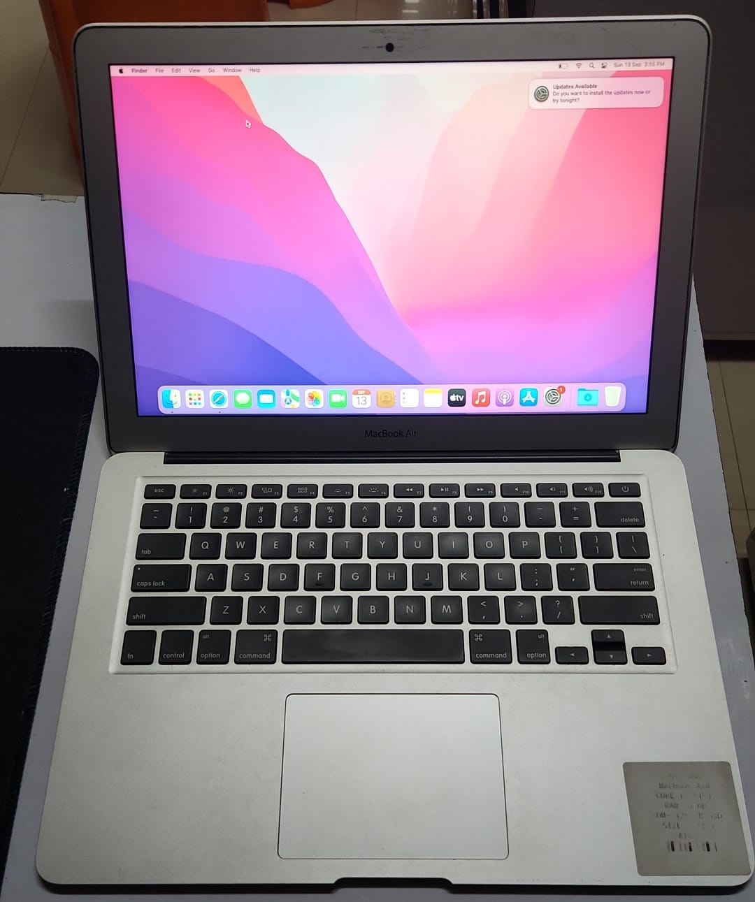 MACBOOK AIR